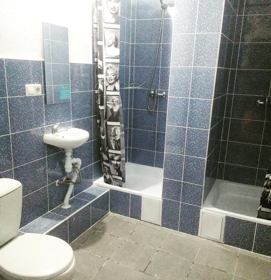 Yourhostel Saperka Kiev Exteriör bild